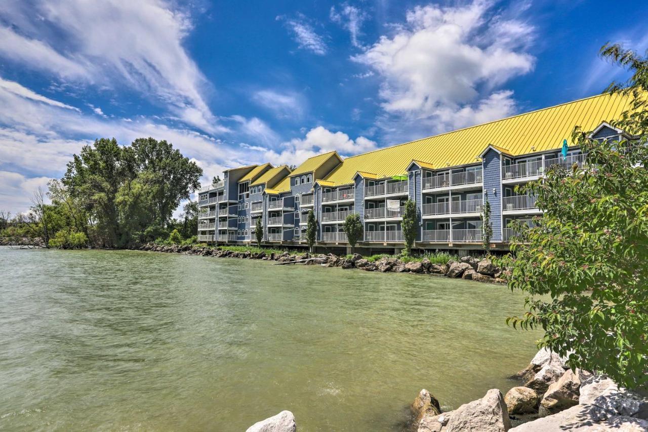 풋인베이 Waterfront Bass Island Retreat With Balcony And Tv 아파트 외부 사진