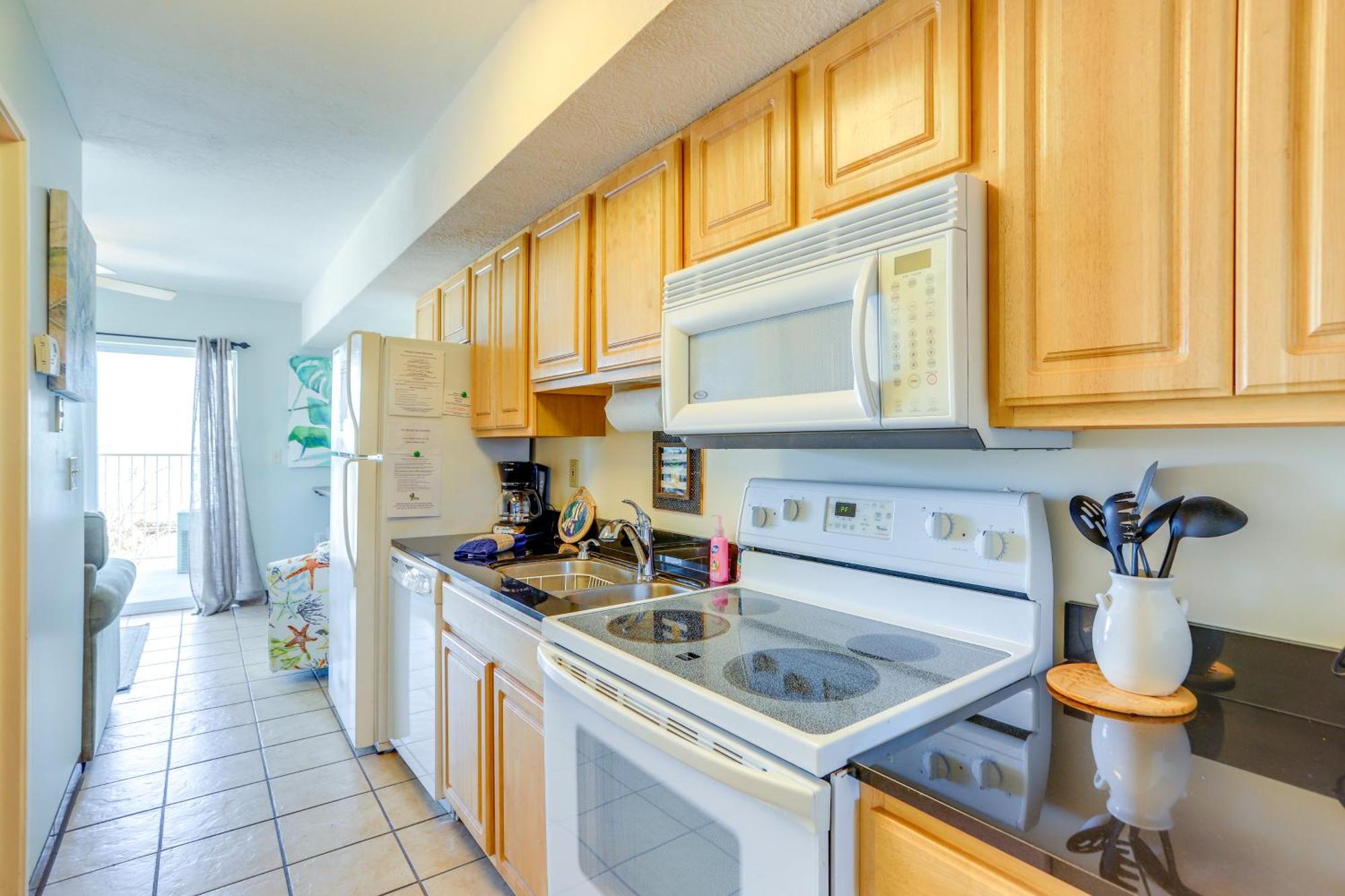 풋인베이 Waterfront Bass Island Retreat With Balcony And Tv 아파트 외부 사진