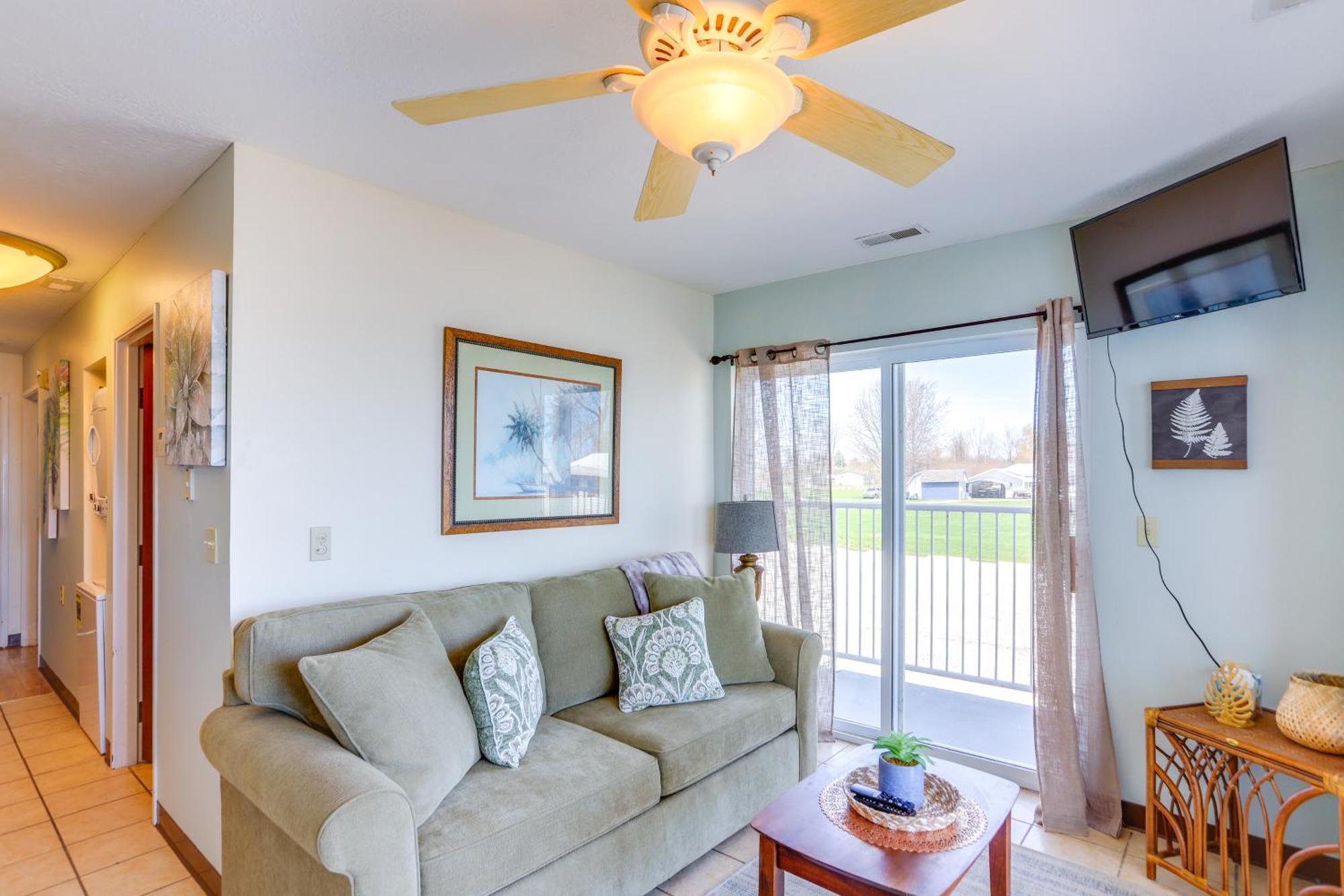 풋인베이 Waterfront Bass Island Retreat With Balcony And Tv 아파트 외부 사진